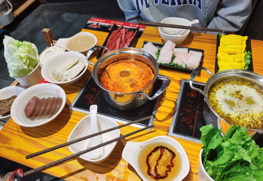 渝小鲜小火锅(万浩枫景店) 商家图集预览 3